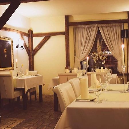 Barock Restaurant & Pension Топольчани Екстер'єр фото